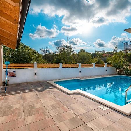 Central Dalmatian Pool&Grill House Gustirna Екстер'єр фото