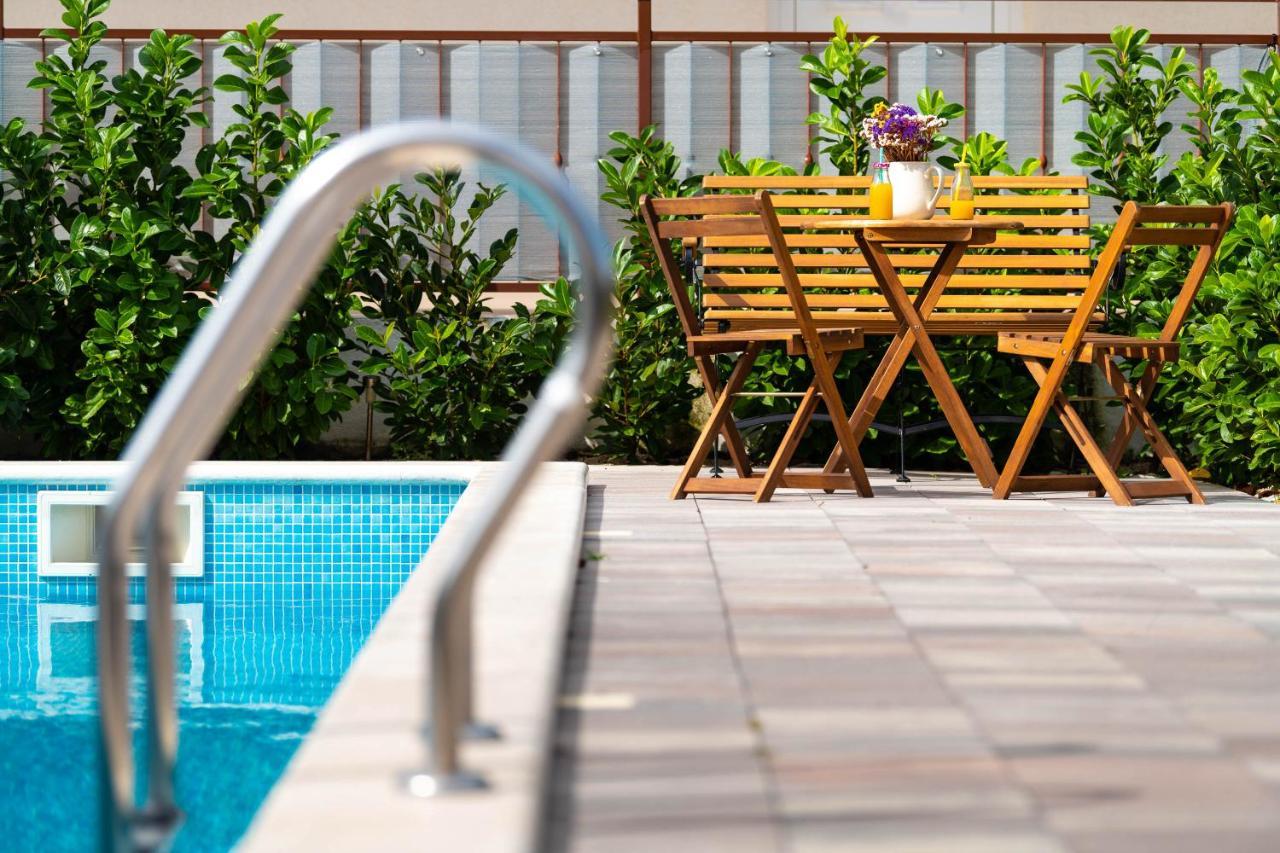 Central Dalmatian Pool&Grill House Gustirna Екстер'єр фото